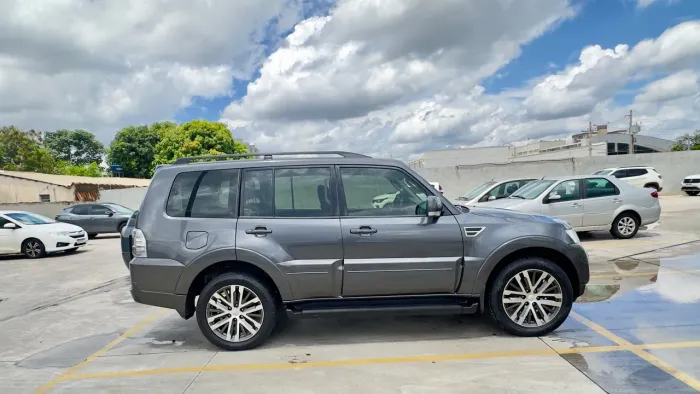 Mitsubishi Pajero HPE Full 3.2 4X4 T.i.dies. 5P AUT 2020