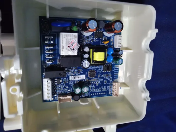 Vendo placa de geladeira nova.