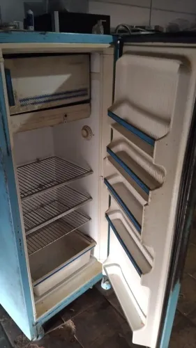 Geladeira 280 reais