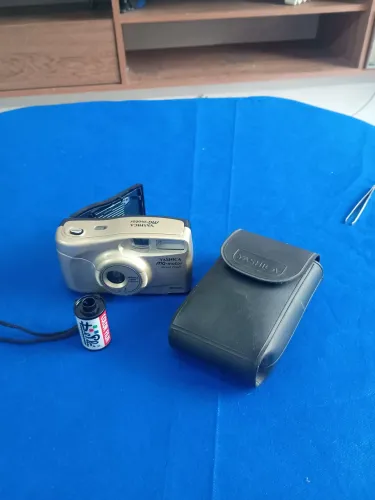 Camera Yashica MG-motor