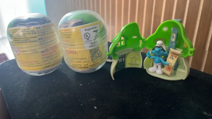 Coleção kinder ovo de Páscoa smurf