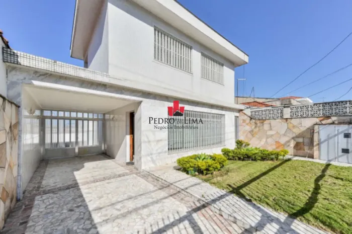 Sobrado no Tatuapé com 311m² de área construída, 4 dormitórios, 3 salas, 20 vagas de garag