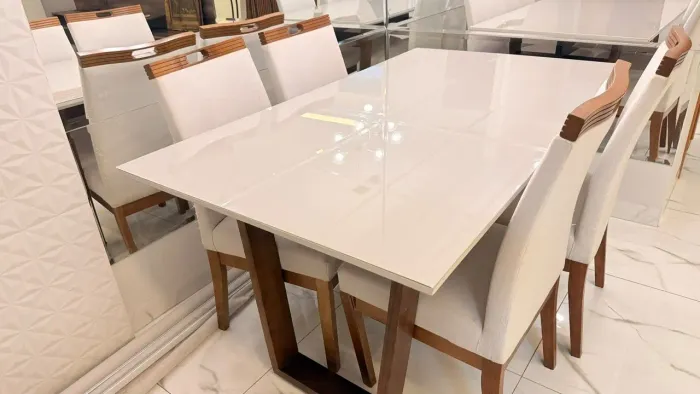 VENDO MESA E CADEIRA