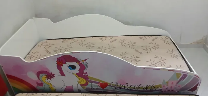 Vendo cama infantil do unicórnio.