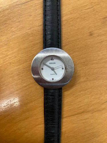 Relógio Mirvaine Quartz Vintage