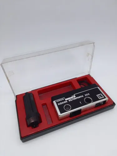 Máquina Câmera Fotográfica An. Kodak Instamatic 202 Anos 70