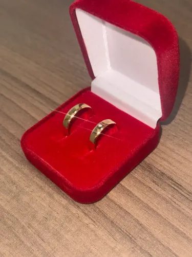 Par de Aliança em ouro 18K