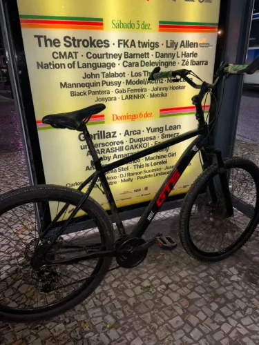 Bicicleta GTS Mountain Bike Preta Freio a Disco - Bom Estado