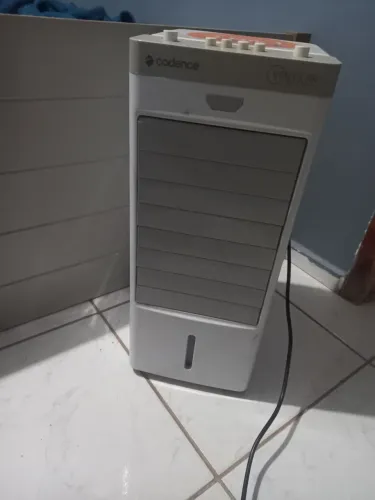 Climatizador com defeito/retirada de peças.
