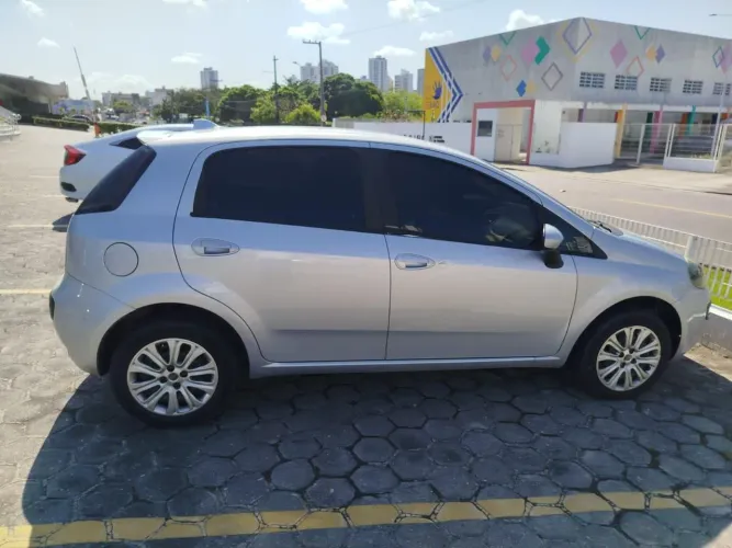 Fiat Punto Attractive 1.4 Fire Flex 8V 5P 2014