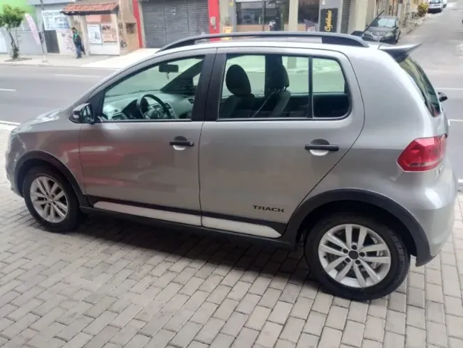Volkswagen Fox Track 1.0 Flex 12V 5P 2016