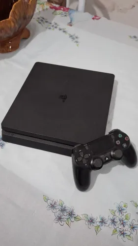 PlayStation 4 slim (ps4) 1tb
