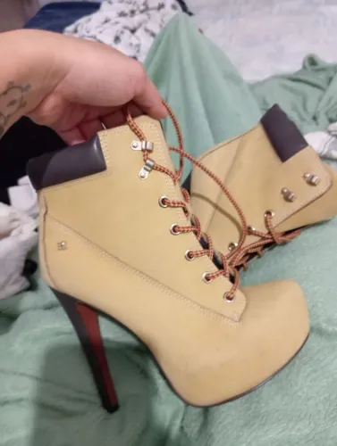 Bota cravo e canela 