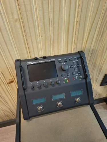 Pedaleira fractal fm3