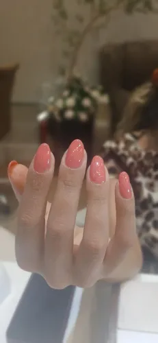 Unhas de gel  esmaltacao e blindagem ..