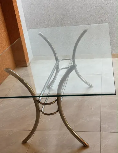 Mesa de jantar quadrada