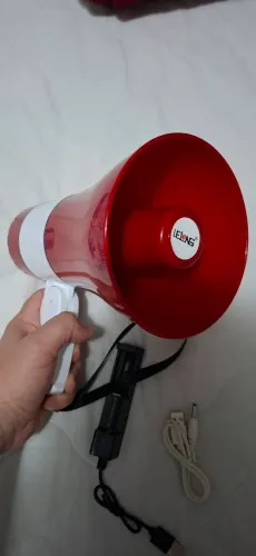 Megafone usado somente uma vez