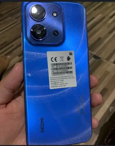 Troco esses dois celulares em um iPhone(os dois estão em perfeito estado o redmi 15 é novo