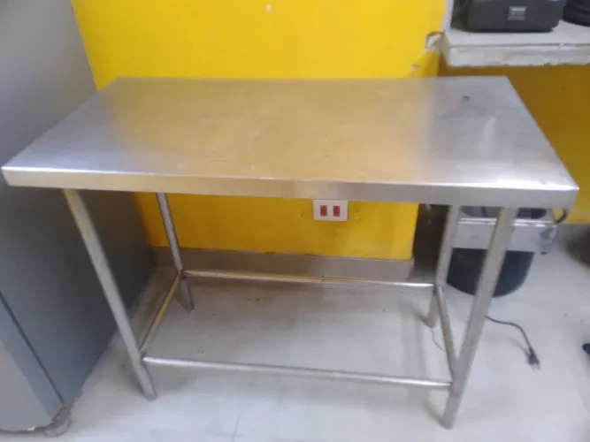 Mesa inox 1m x 40cm e 1m altura