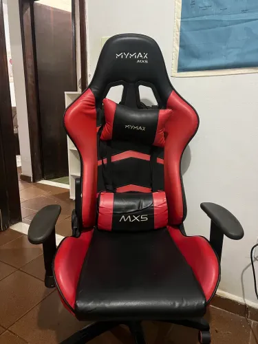 Cadeira gamer vermelha