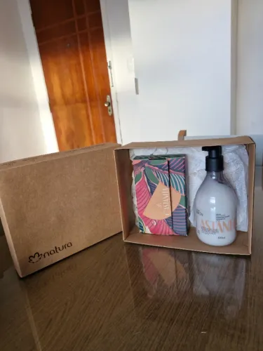 Kit Presente Natura Ekos Castanha - Hidratante para o Corpo e sabonetes em barra