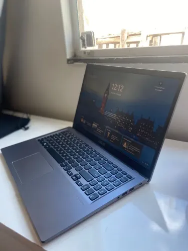 Notebook Asus i5, 8gb de ram, SSD 500gb, placa de vídeo integrada