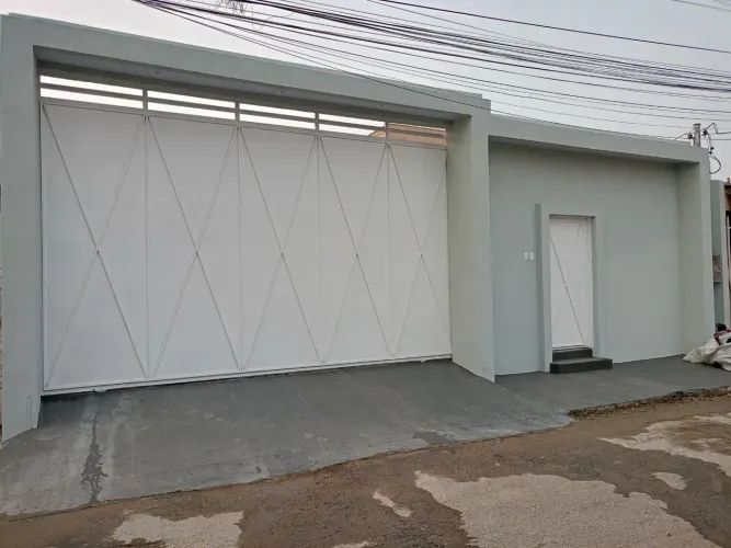 ALUGO CASA TODA REFORMADA NO PORTO