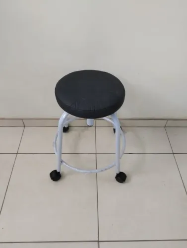 Mocho esmaltado com rodizio 