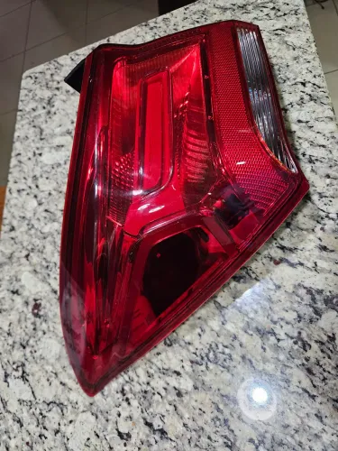 Lanterna Original Esquerda Traseira Prisma LT - 2019