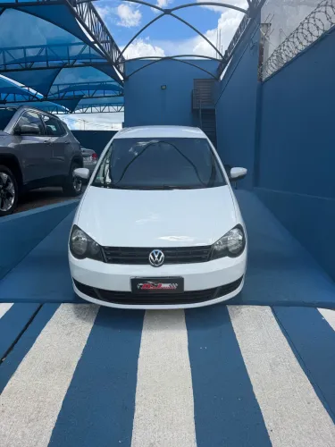 Volkswagen Polo Sedan 1.6 MI Total Flex 8V 4P 2013