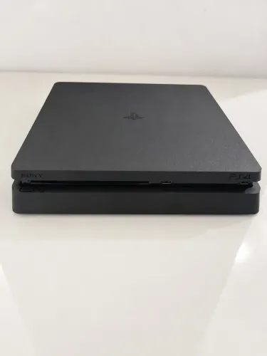 Play Station 4 Slim 1TB de memória