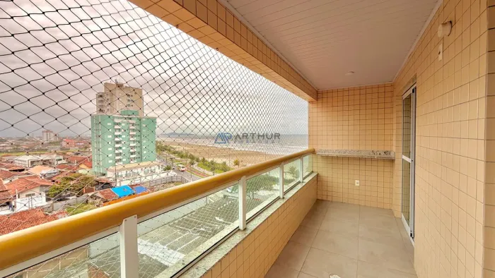 Apartamento à venda em Praia Grande prédio frente mar com 1 dormitório e 1 vaga