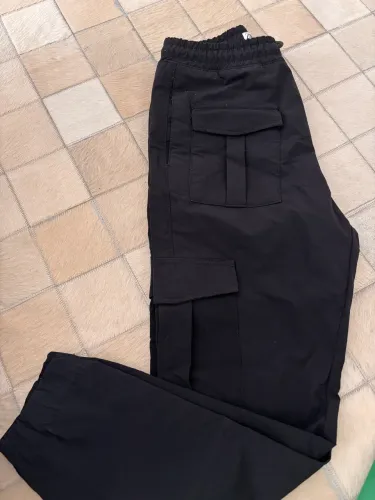 Calça Zara impermeável preta infantil