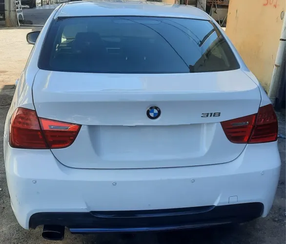 Motor BMW N46 , Caixa , Latarias ,Rodas e interior Veículo para retirada de Peças 