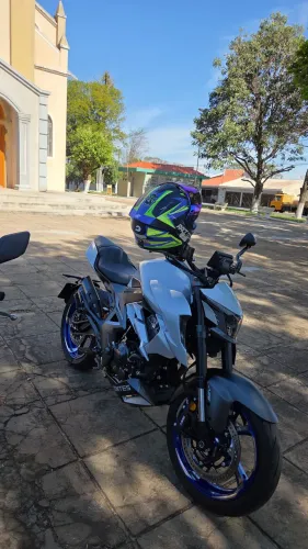 Troco por Z750