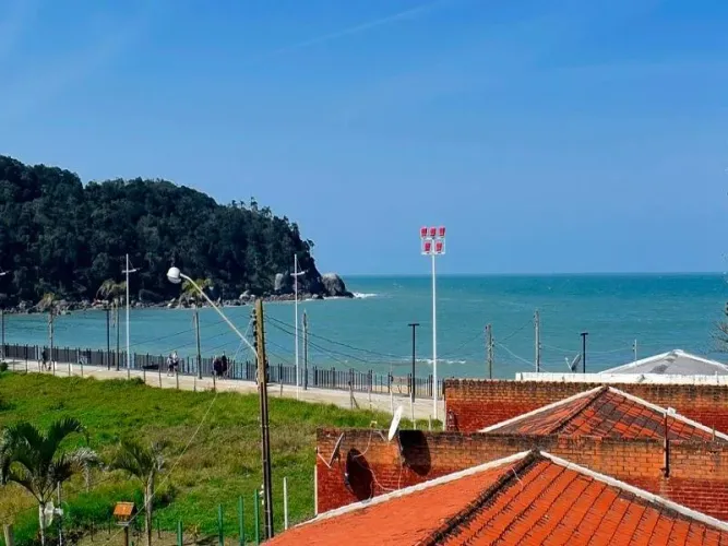 Apartamento duplex com linda vista do mar