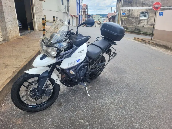 Vendo a melhor moto que já tive tiger 800 xrx  2015