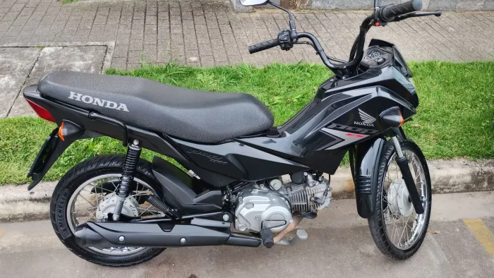 Pop 110 sou único dono moto conservada manual chave reserva 20mil km , só pega e andar ok.