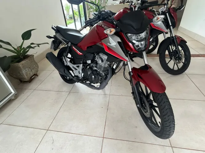 ? Honda CG 160 - Apenas 6.000 km - Impecável