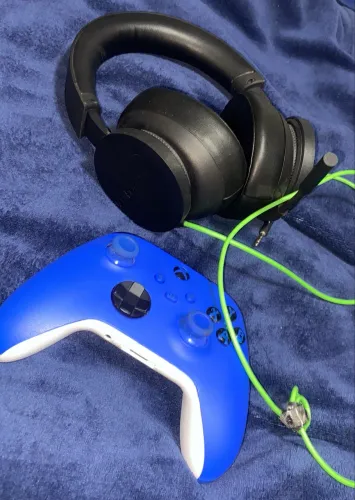 CONTROLE XBOX AZUL + HEADSET XBOX C/FIO