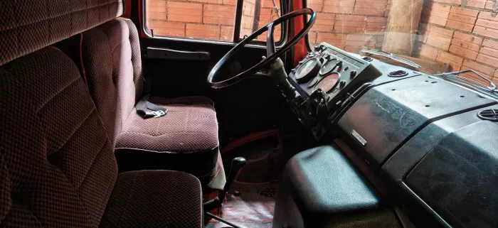 Caminhão Mercedes bens 2219