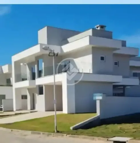 Casa de Alto Padrão no Condomínio Jardim dos Ingleses, ao lado de Jurerê Internacional