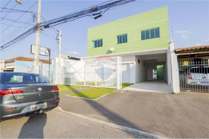 Imóvel à Venda com Ponto Comercial, e dois apartamentos na Vila Guaira, em Curitiba - Opor