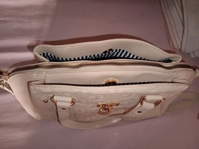 Bolsa Feminina Transversal Bege/Off-White - Nunca Usada