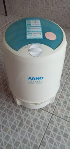 centrifuga de roupas Arno ( não troco ) funcionando 
