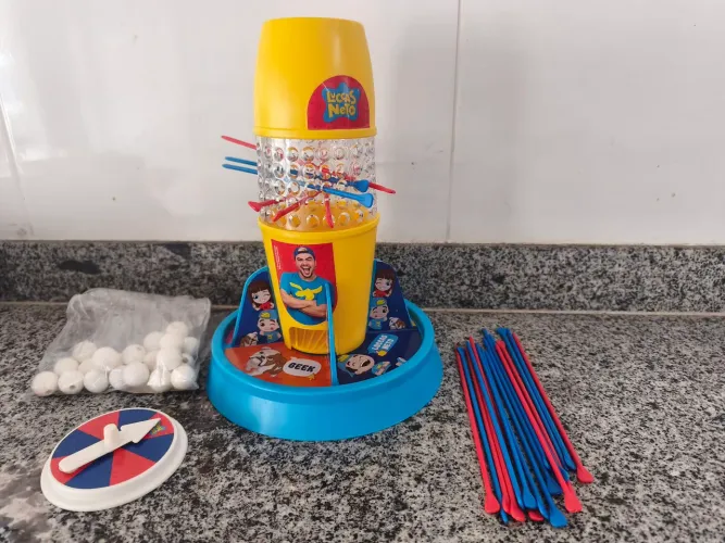 Jogo de varetas Lucas Neto
