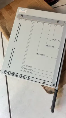 Guilhotina para papel