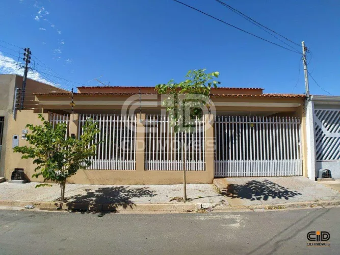 Casa com 3 Quartos no CPA IV