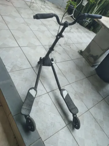 Patinete 3 rodas curtir a vida.