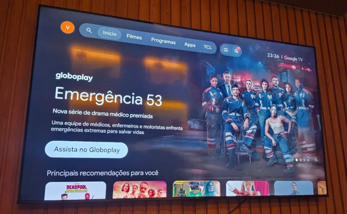 TV TCL QLED 65' Muito nova (Tem caixa ainda)